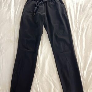 Lululemon Women’s Black Joggers, S, in great condition!